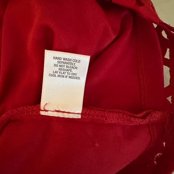 Roz and Ali. Red eyelet top with short sleeves - Picture 6 of 6